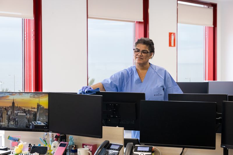 Limpiezas Deyse - Empresa de serveis de neteja a oficines i seus corporatives