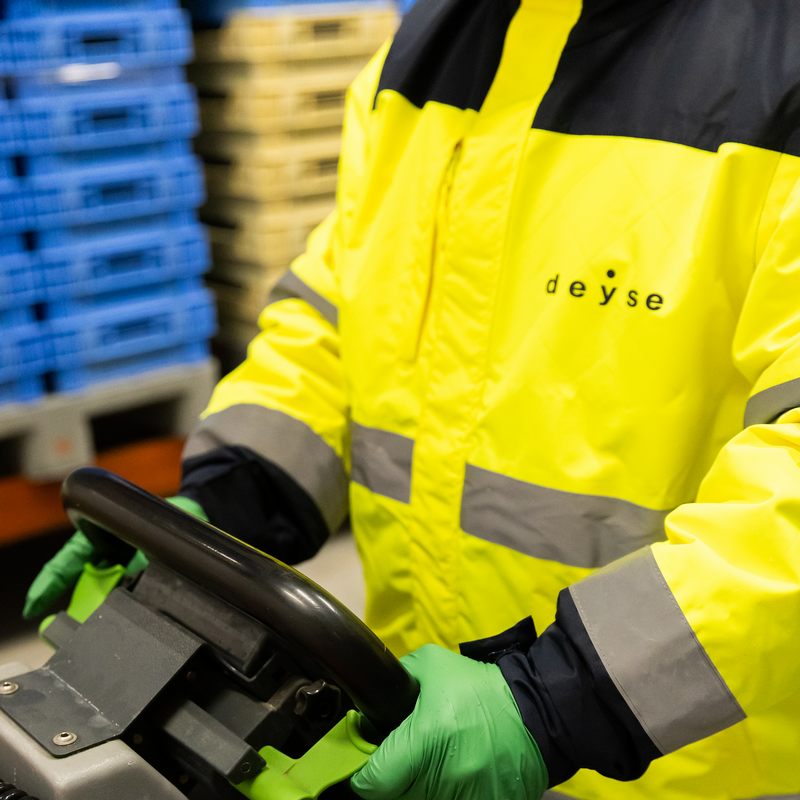 Serveis de manteniment multi tècnic a empreses, electricitat, climatització, aigua