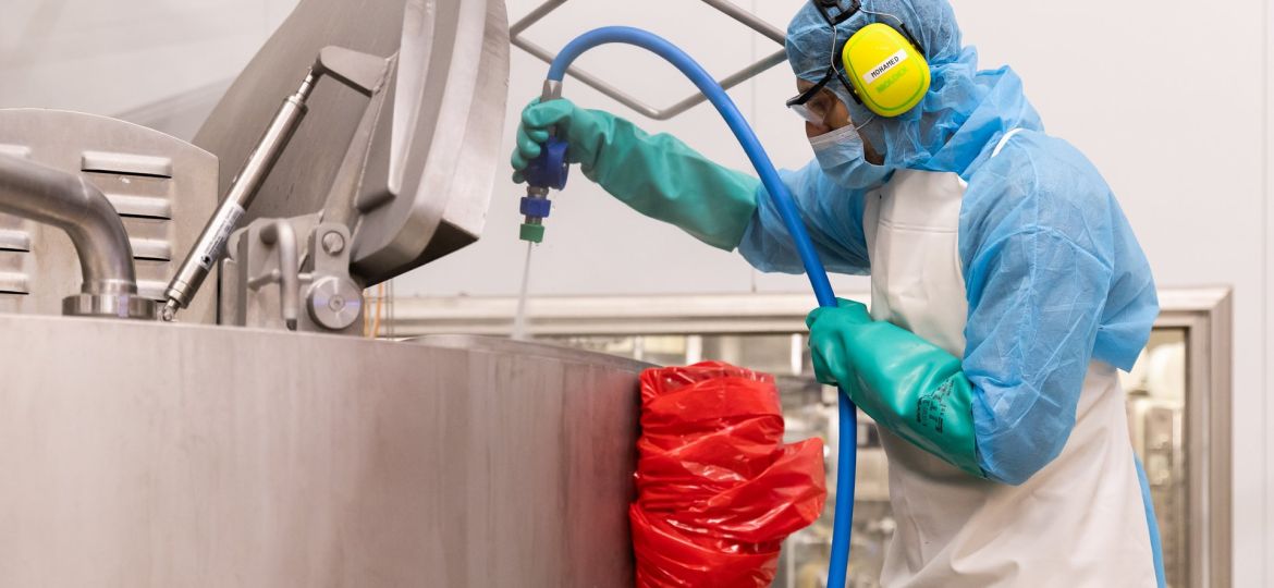 Professionalització als serveis de neteja i higiene al sector industrial alimentari català - Limpiezas Deyse